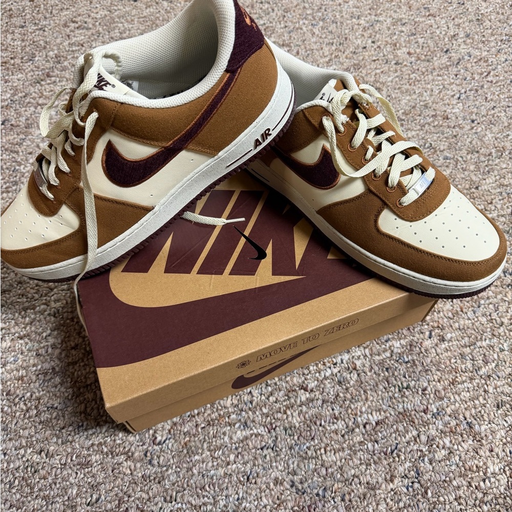Nike Men's Brown and Cream Sneakers